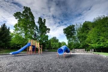 playground-923068_640